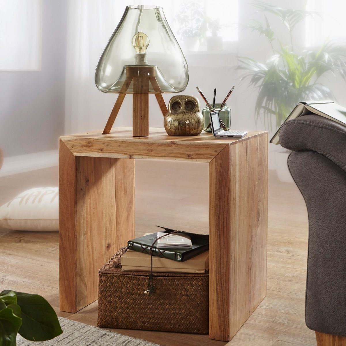 Side table with stylish grain made of solid acacia wood, Color: Acacia - Dimensions: 60 x 35 x 60 cm (H x W x D), Handmade