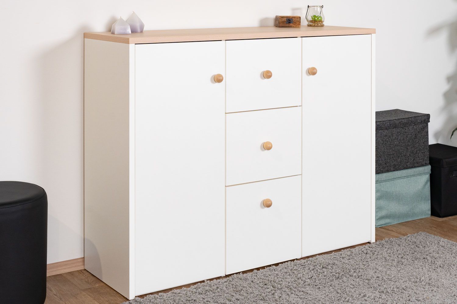 Children's room - Chest of drawers Egvad 09, Colour: White / Beech - Measurements: 95 x 120 x 40 cm (h x w x d), with 2 doors, 3 drawers and 6 compartments